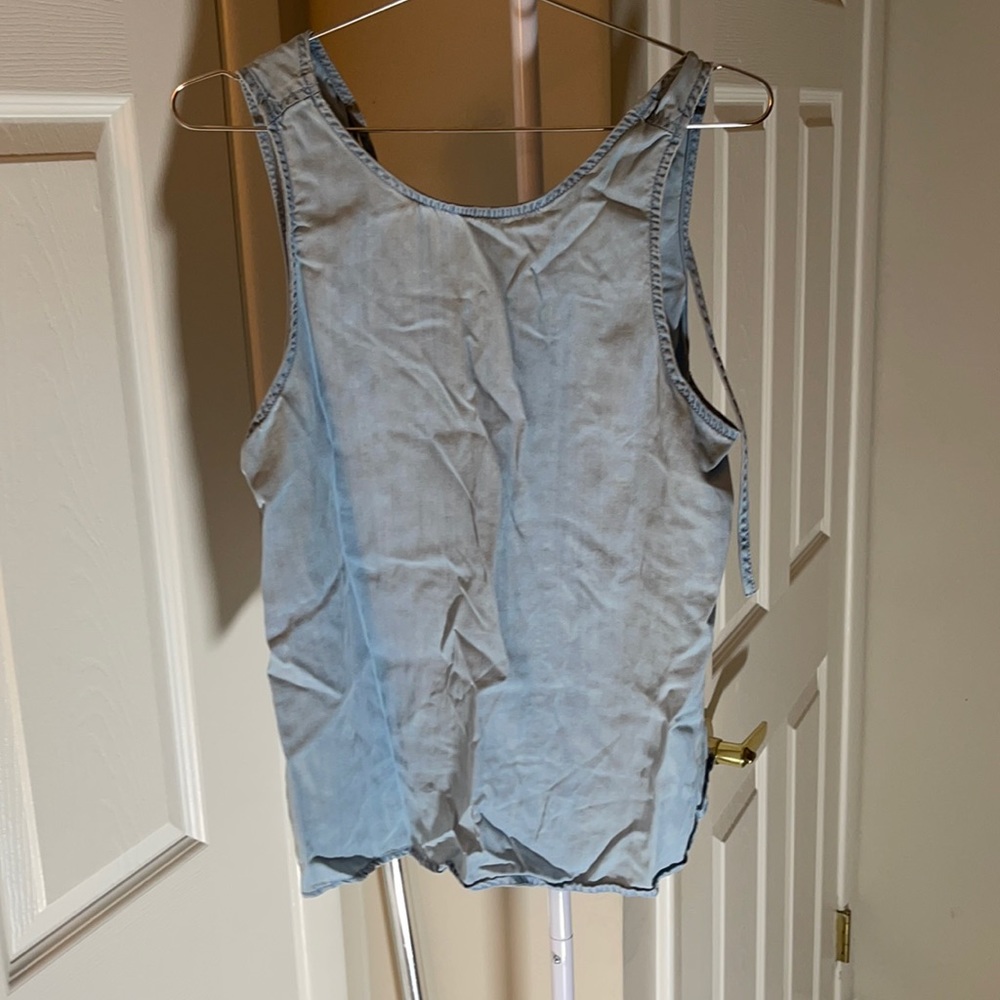 Denim sleeveless shirt